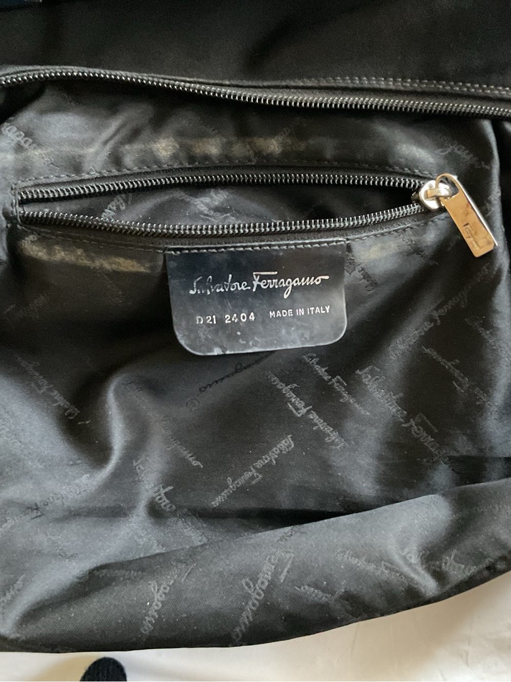 Salvatore Ferragamo VARA Black Canvas Chain Link Vintage Shoulder Bag - Picture 9 of 12